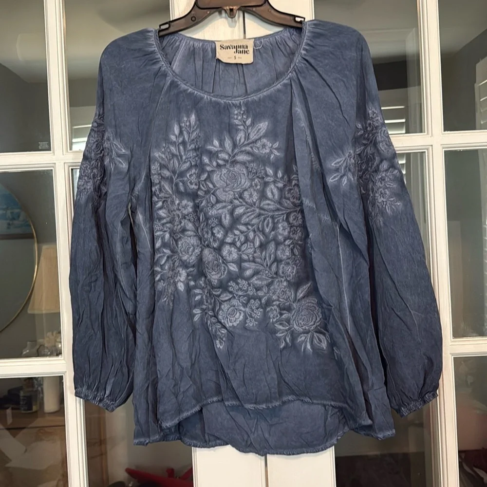 Savanna Jane Embroidered Long Sleeve Top Size Small - Picture 1 of 4